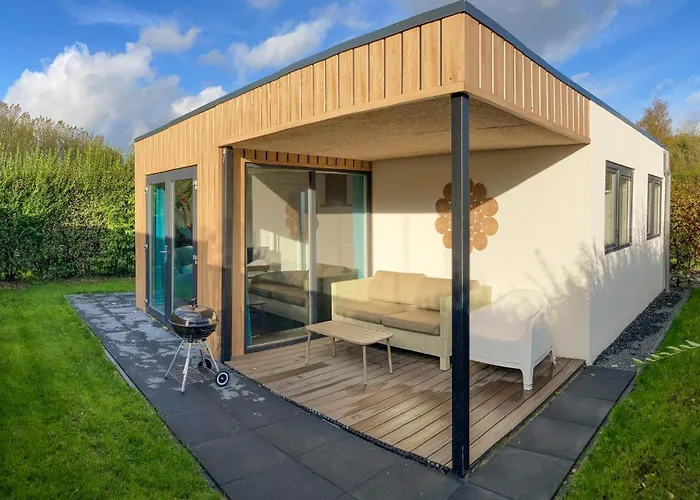 2 Bedroom Stunning Home In Heinkenszand