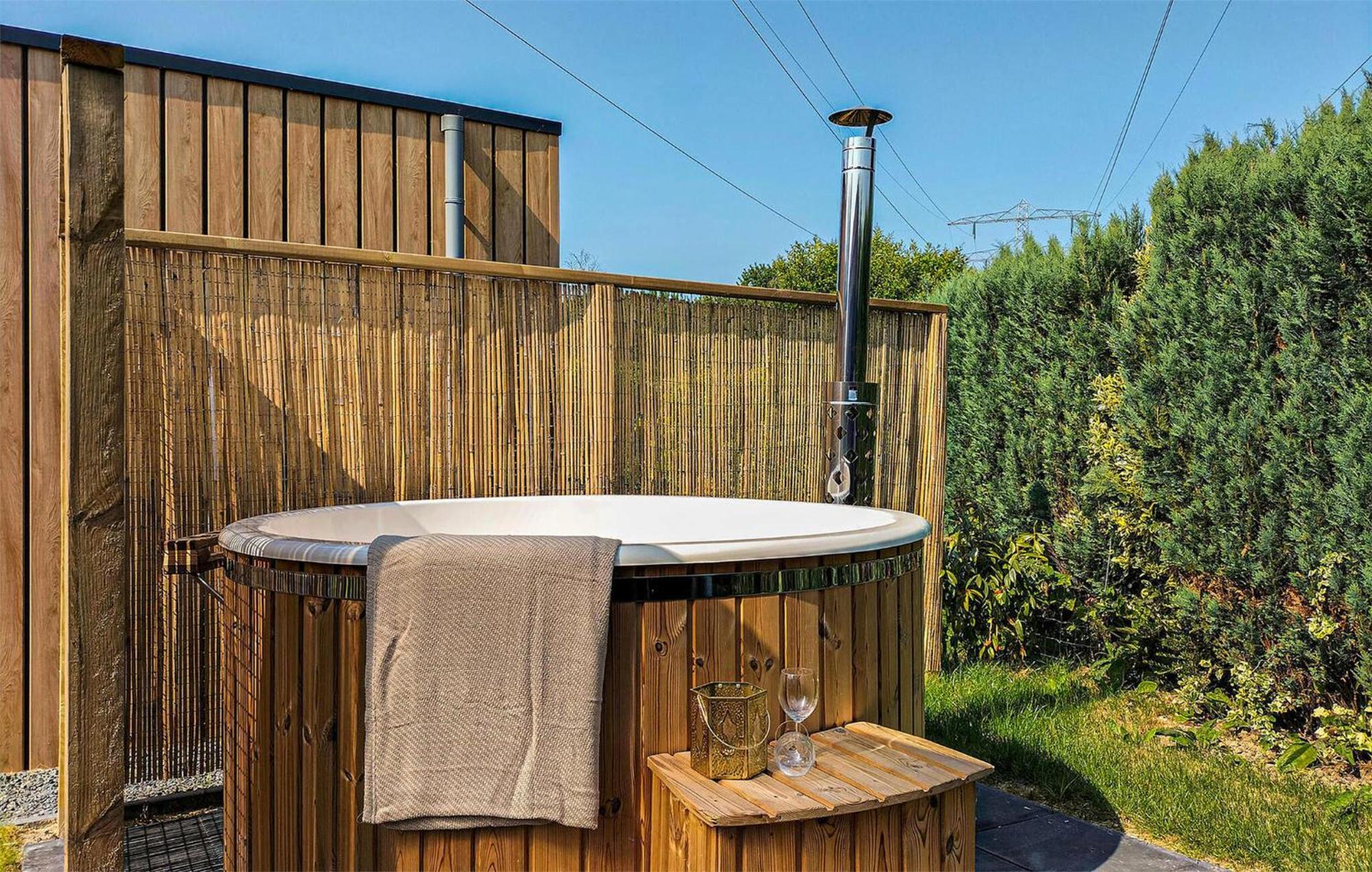 2 Bedroom Stunning In *