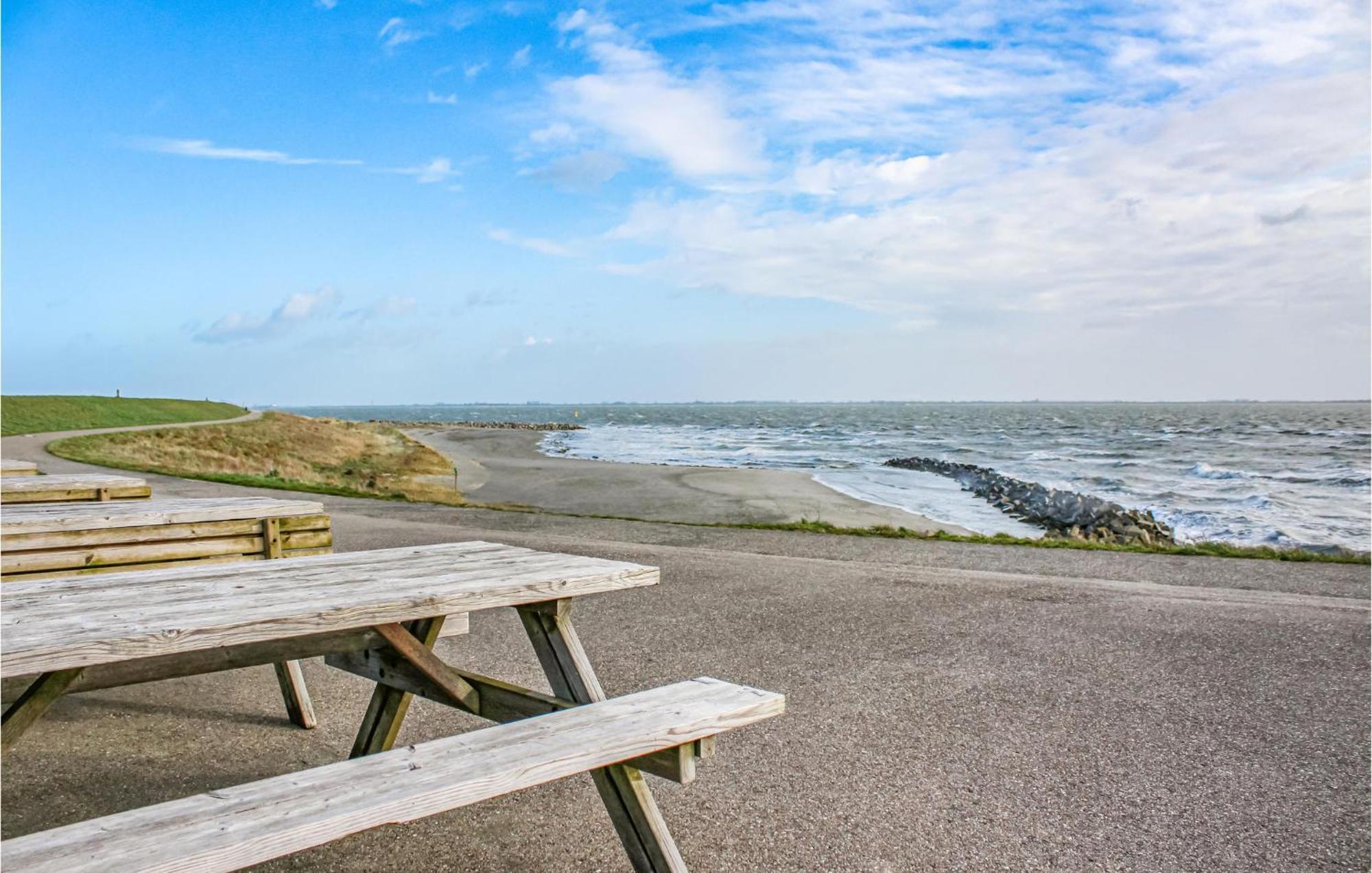 2 Bedroom Stunning In Heinkenszand